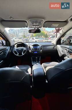 Позашляховик / Кросовер Hyundai ix35 2012 в 