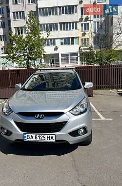 Позашляховик / Кросовер Hyundai ix35 2012 в 