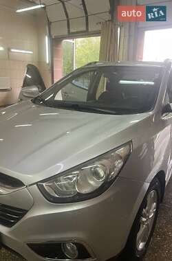 Позашляховик / Кросовер Hyundai ix35 2011 в 