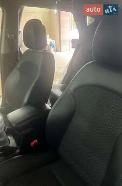 Позашляховик / Кросовер Hyundai ix35 2011 в 