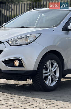 Внедорожник / Кроссовер Hyundai ix35 2011 в 