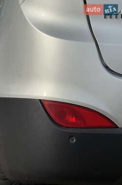 Внедорожник / Кроссовер Hyundai ix35 2011 в 