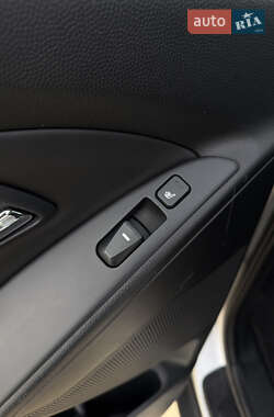 Внедорожник / Кроссовер Hyundai ix35 2011 в 