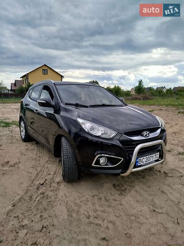 Внедорожник / Кроссовер Hyundai ix35 2010 в Каменке-Бугской