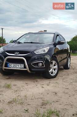Внедорожник / Кроссовер Hyundai ix35 2010 в 