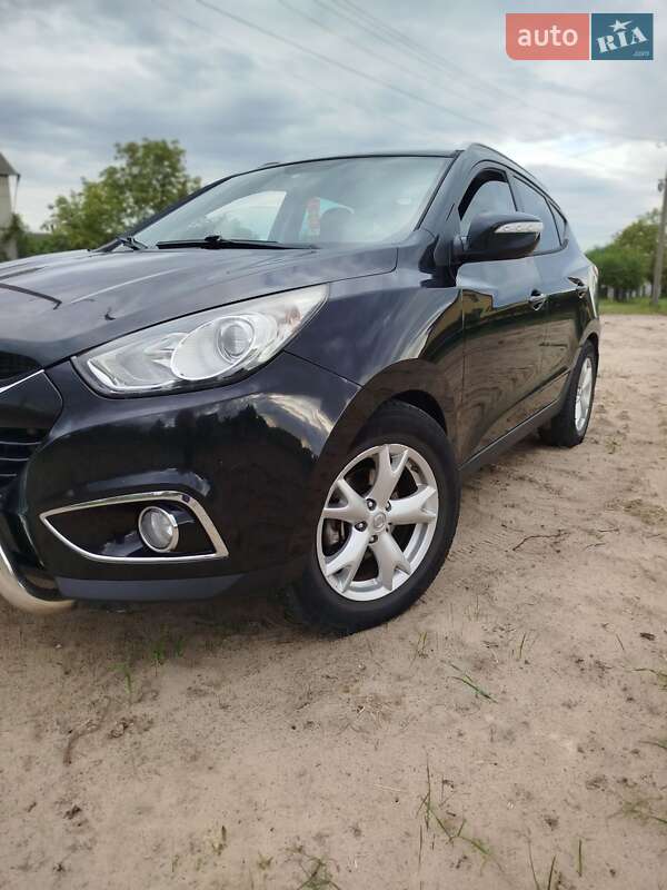 Внедорожник / Кроссовер Hyundai ix35 2010 в Каменке-Бугской