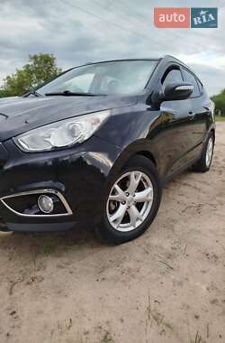 Внедорожник / Кроссовер Hyundai ix35 2010 в 