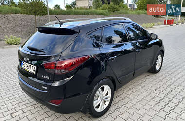 Внедорожник / Кроссовер Hyundai ix35 2010 в 