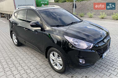 Внедорожник / Кроссовер Hyundai ix35 2010 в 