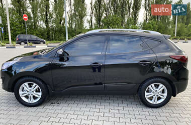 Внедорожник / Кроссовер Hyundai ix35 2010 в 