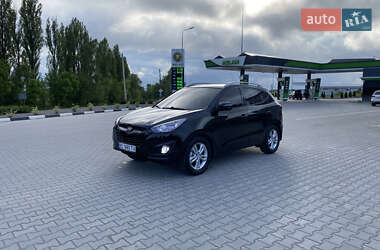 Внедорожник / Кроссовер Hyundai ix35 2010 в 