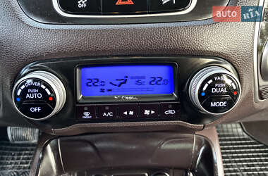 Внедорожник / Кроссовер Hyundai ix35 2010 в 
