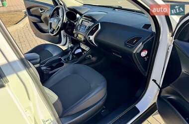 Внедорожник / Кроссовер Hyundai ix35 2012 в 