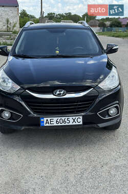 Внедорожник / Кроссовер Hyundai ix35 2011 в 
