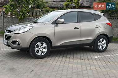 Внедорожник / Кроссовер Hyundai ix35 2010 в 