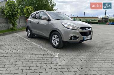 Внедорожник / Кроссовер Hyundai ix35 2010 в 