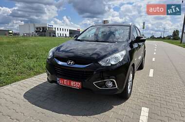 Внедорожник / Кроссовер Hyundai ix35 2012 в 