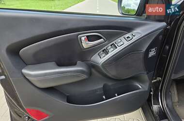 Внедорожник / Кроссовер Hyundai ix35 2012 в 