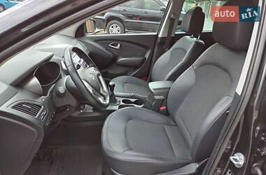 Внедорожник / Кроссовер Hyundai ix35 2011 в 