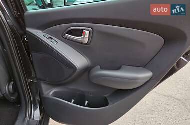 Внедорожник / Кроссовер Hyundai ix35 2011 в 