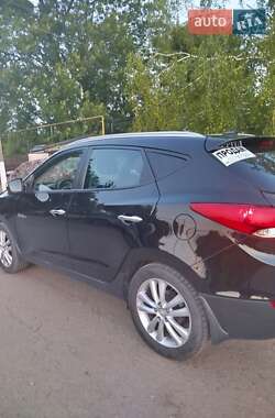 Внедорожник / Кроссовер Hyundai ix35 2012 в 