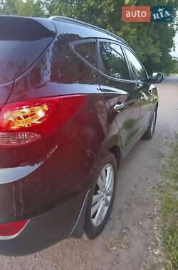 Внедорожник / Кроссовер Hyundai ix35 2012 в 