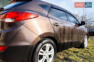 Внедорожник / Кроссовер Hyundai ix35 2012 в 