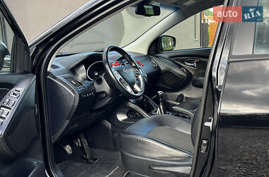 Позашляховик / Кросовер Hyundai ix35 2012 в 