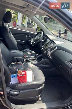 Внедорожник / Кроссовер Hyundai ix35 2011 в 