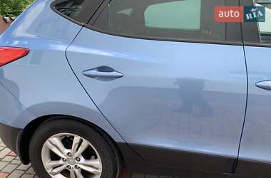 Позашляховик / Кросовер Hyundai ix35 2012 в 
