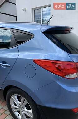 Позашляховик / Кросовер Hyundai ix35 2012 в 