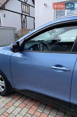 Позашляховик / Кросовер Hyundai ix35 2012 в 