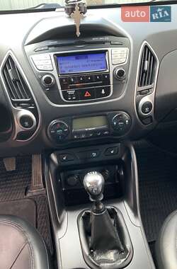 Позашляховик / Кросовер Hyundai ix35 2012 в 