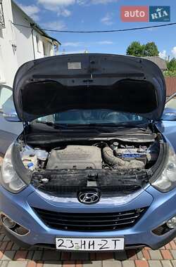 Позашляховик / Кросовер Hyundai ix35 2012 в 