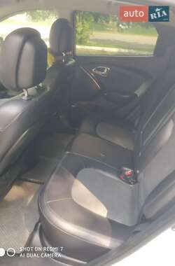 Позашляховик / Кросовер Hyundai ix35 2010 в 
