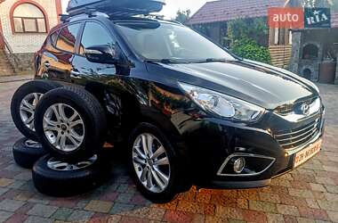 Внедорожник / Кроссовер Hyundai ix35 2013 в 
