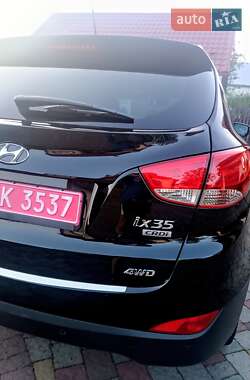 Внедорожник / Кроссовер Hyundai ix35 2013 в 