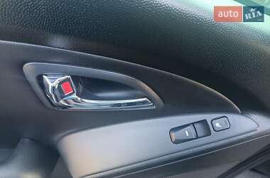 Внедорожник / Кроссовер Hyundai ix35 2013 в 