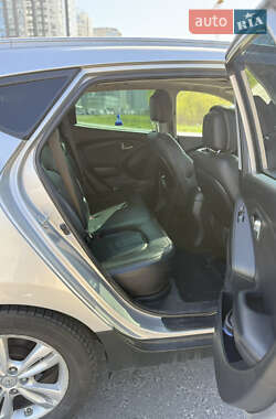 Позашляховик / Кросовер Hyundai ix35 2011 в 