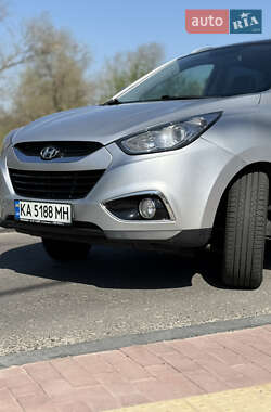 Позашляховик / Кросовер Hyundai ix35 2011 в 
