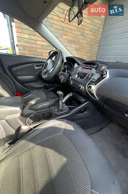 Внедорожник / Кроссовер Hyundai ix35 2010 в 