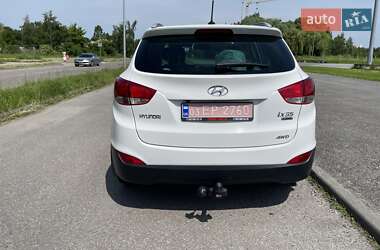 Внедорожник / Кроссовер Hyundai ix35 2011 в 