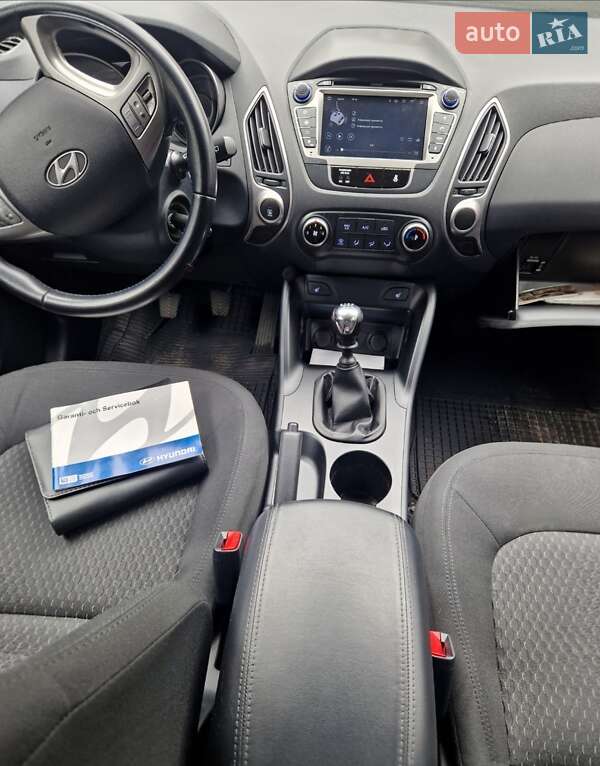 Внедорожник / Кроссовер Hyundai ix35 2011 в Чернигове
