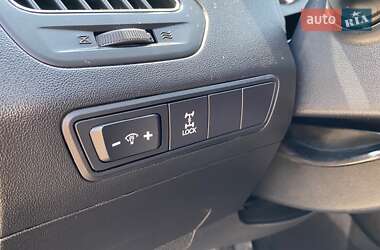Внедорожник / Кроссовер Hyundai ix35 2012 в 