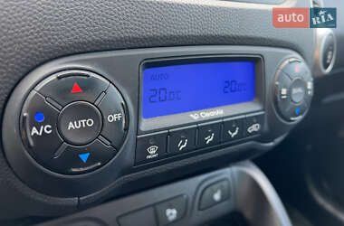 Внедорожник / Кроссовер Hyundai ix35 2012 в 