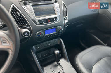 Внедорожник / Кроссовер Hyundai ix35 2012 в 