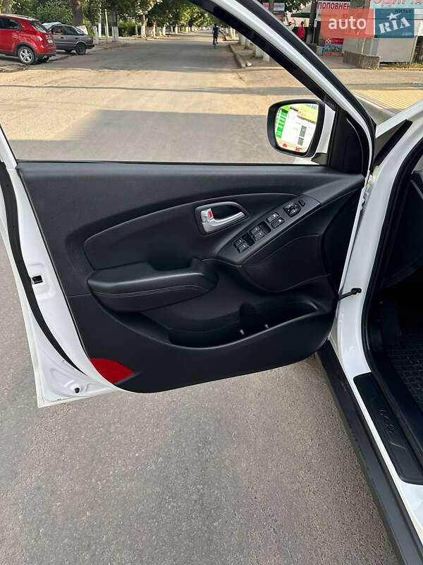 Позашляховик / Кросовер Hyundai ix35 2014 в Одесі