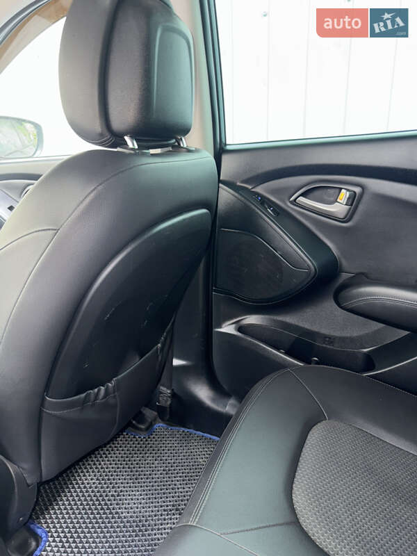 Позашляховик / Кросовер Hyundai ix35 2010 в Харкові