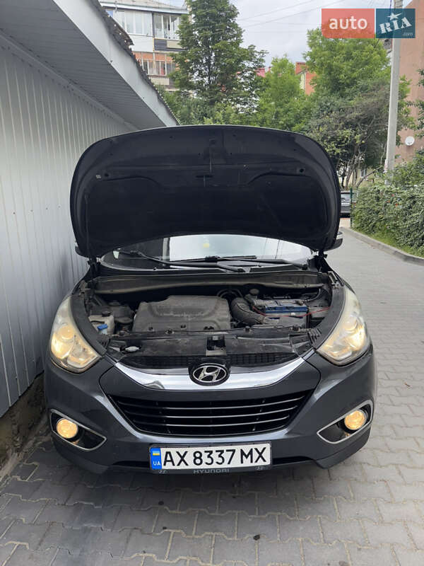 Позашляховик / Кросовер Hyundai ix35 2010 в Харкові