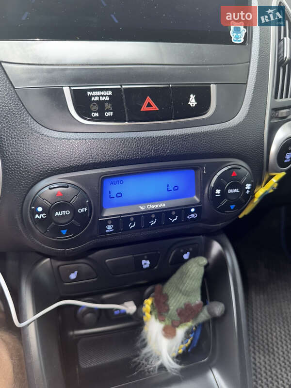 Позашляховик / Кросовер Hyundai ix35 2010 в Харкові